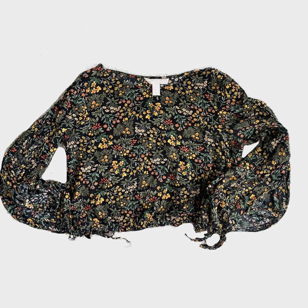Forever 21 Floral Long Sleeve Crop Shirt 🌼